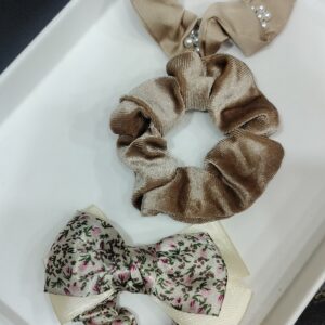 Caramel Pearl Scrunchie